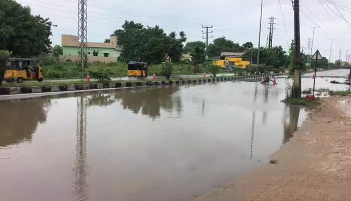 ఇది వాగు కాదు.. హైవే..!