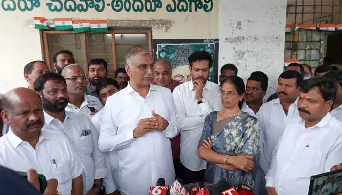 గురుకులాలపై సీఎం రేవంత్ రివ్యూ చేయాలిః మాజీ మంత్రి హరీష్‌ రావు