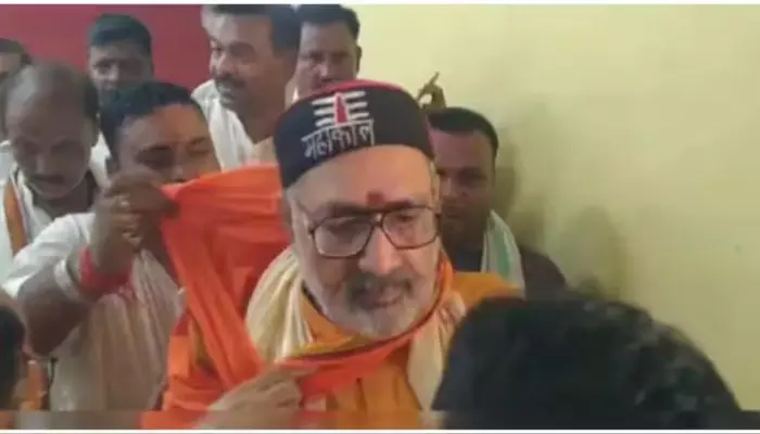 Giriraj Singh : కేంద్ర మంత్రి గిరిరాజ్ సింగ్‌పై దాడి