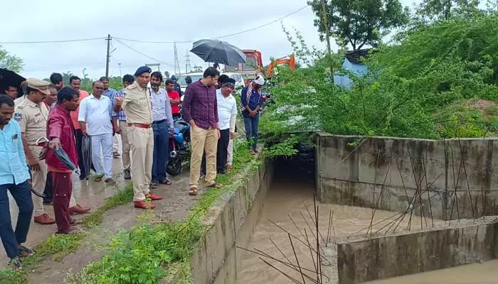 అధికార యంత్రాంగం అప్రమత్తంగా ఉండాలి : కలెక్టర్ ప్రతీక్ జైన్