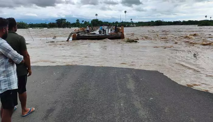 అత‌లాకుత‌లం.. వ‌రంగ‌ల్‌ ఉమ్మడిజిల్లాలో కుండ‌పోత‌ వర్షం