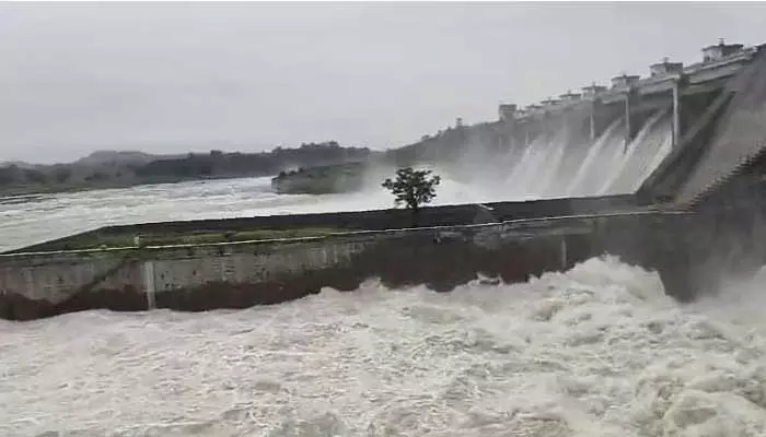 అతలాకుతలం..ఉమ్మడి ఆదిలాబాద్ వ్యాప్తంగా విస్తారంగా వానలు