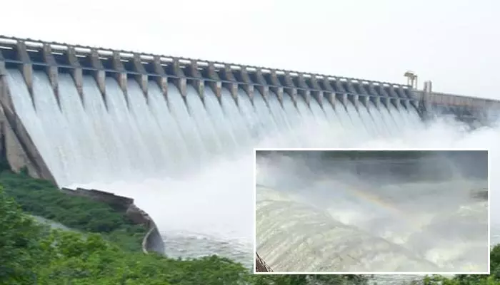 Nagarjuna Sagar: సాగర తీరంలో అద్భుత దృశ్యం.. బిరబిరా కృష్ణమ్మ పరవళ్లు