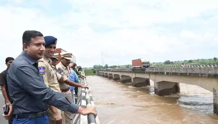 అన్ని సహాయక చర్యలు తీసుకుంటాంః కలెక్టర్ రాజార్షి షా