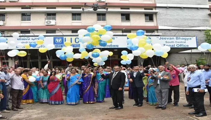 LIC: బీమా దిగ్గజం ఎల్ఐసీ 68వ వార్షికోత్సవ వేడుకలు