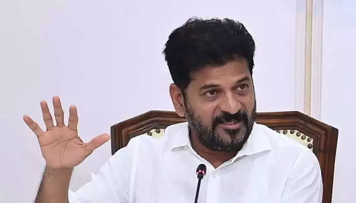 Revanth Reddy: ఫామ్ హౌస్ లో పన్నోడిలా కాదు.. కేసీఆర్ పై రేవంత్ ఫైర్