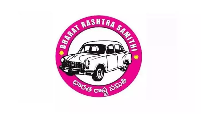 ఎన్నికల్లో బీజేపీకి ప్రచారం చేసారని అనుమానం.. బీఆర్ఎస్ నాయకుల సస్పెన్షన్