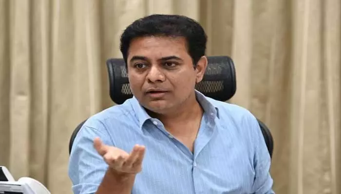 KTR : అరచేతిలో బెల్లం పెట్టి మోచేతిని నాకిస్తున్నారు.. ఎక్స్‌లో కేటీఆర్