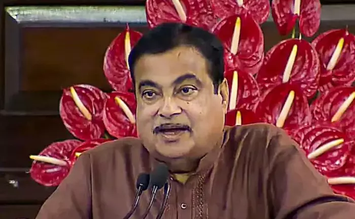 Nitin Gadkari: స్టెయిన్ లెస్ స్టీల్ వాడితే విగ్రహం కూలిపోయేది కాదు