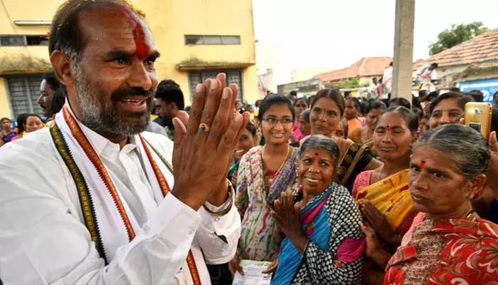 ఓర్వలేకే కేసీఆర్, కేటీఆర్, హరీశ్ రావు విమర్శలు: ప్రభుత్వ విప్ శ్రీనివాస్