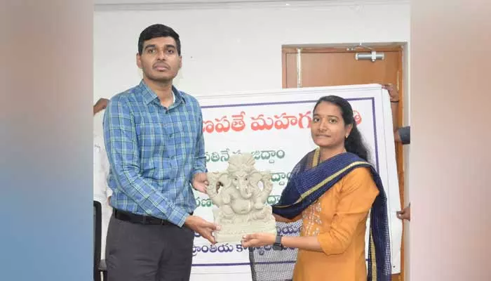 Siddipet Collector : మట్టి గణపతిని పూజిద్దాం