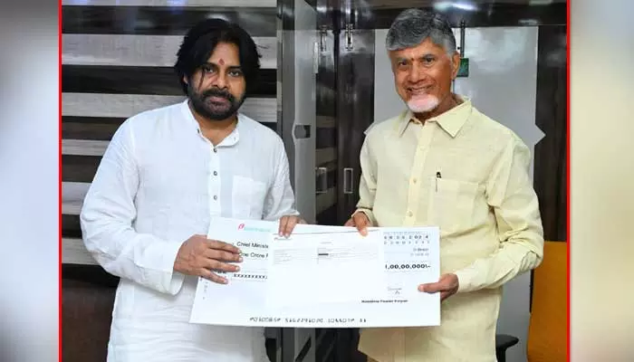 Ap Floods: ముఖ్యమంత్రి చంద్రబాబుకు రూ. కోటి చెక్ అందజేసిన డిప్యూటీ సీఎం పవన్‌