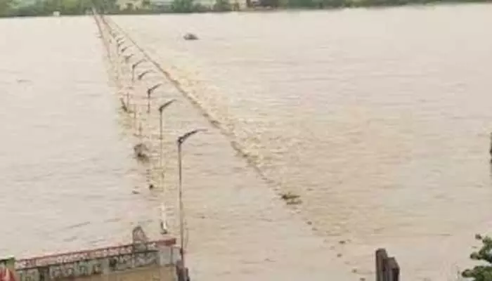 Floods:మున్నేరుకు భారీ వరద..మొదటి ప్రమాద హెచ్చరిక జారీ