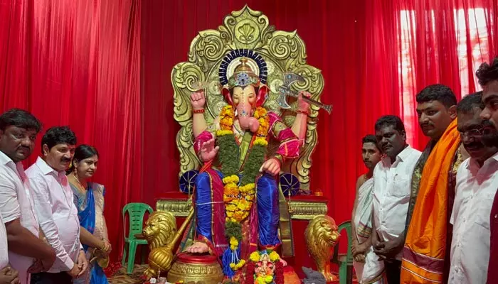 Special Ganapathi: ముంబై నుండి భద్రాద్రికి వచ్చిన స్పెషల్ గణపయ్య.. రెండు తెలుగు రాష్ట్రాల్లో చూసి ఉండరుగా