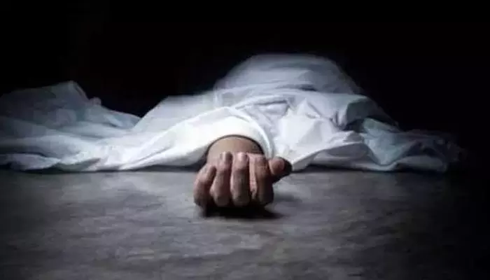 Suicide: ట్రైన్‌ కింద పడి రైల్వే కానిస్టేబుల్  ఆత్మహత్య..