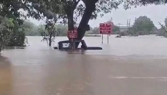 వద్దంటే మొండిగా వెళ్ళాడు.! గల్లంతైయ్యాడు.!!