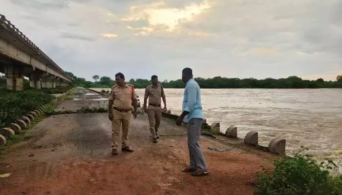 నది పరివాహక ప్రాంతాల్లో వెళ్లకూడదు.. ఏఎస్సై