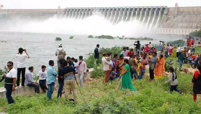 మరోసారి సాగర్‌కు భారీగా పెరిగి వరద.. 26 గేట్లు ఎత్తివేత