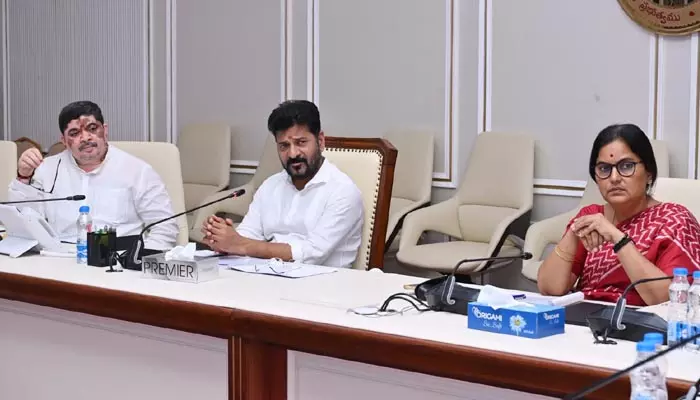 CM Revanth Reddy: ఆర్టీసీపై రుణ భారం తగ్గించాలి: ఆర్టీసీపై సమీక్షలో సీఎం రేవంత్‌రెడ్డి