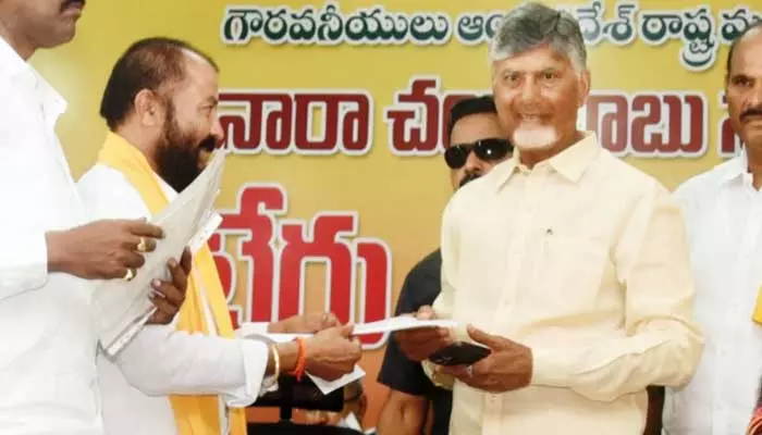 AP News:వరద బాధితులకు ఎమ్మెల్యే చింతమనేని విరాళం