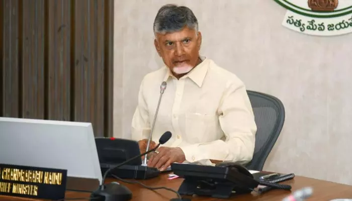 నేడు ఢిల్లీకి సీఎం చంద్రబాబు.. కేంద్రం కరుణించేనా?