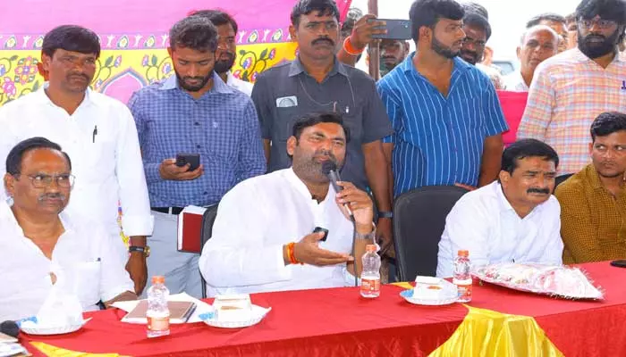 MLA : మీ కోసం నిలబడతా.. ప్రభుత్వంతోనైనా కలబడతా