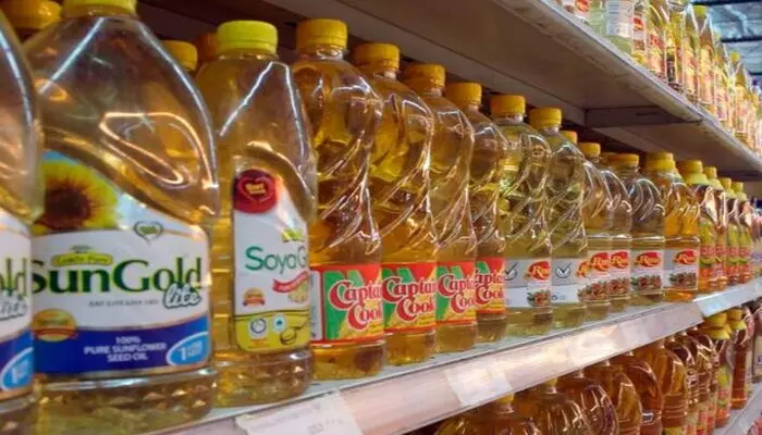 Edible Oil: వంటనూనెలపై దిగుమతి సుంకం పెంచిన కేంద్రం