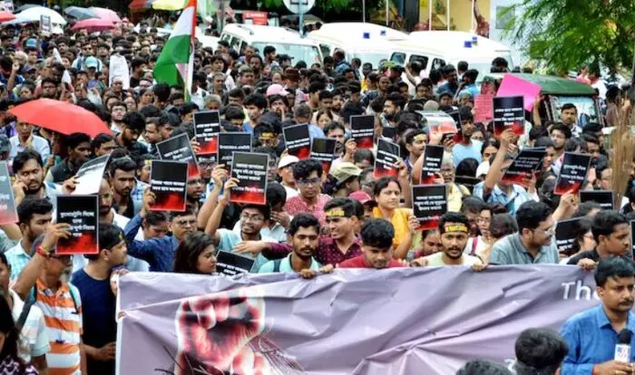 Kolkata doctors protest: నిరసన చేస్తున్న వైద్యులపై దాడికి కుట్రలు