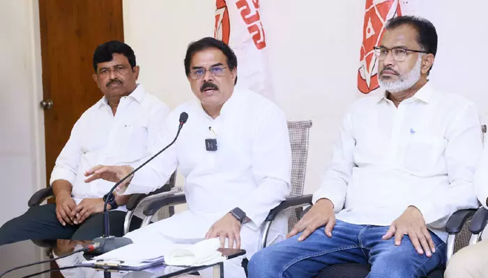 Manohar Nadendla: వాళ్లే అసలైన లీడర్స్.. జగన్‌కు మాట్లాడే అర్హత ఉందా? ఏపీ మంత్రి హాట్ కామెంట్స్