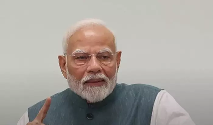 PM Modi: కొత్త సభ్యుడిని స్వాగతించిన ప్రధాని మోడీ.. వైరల్ గా మారిన వీడియో