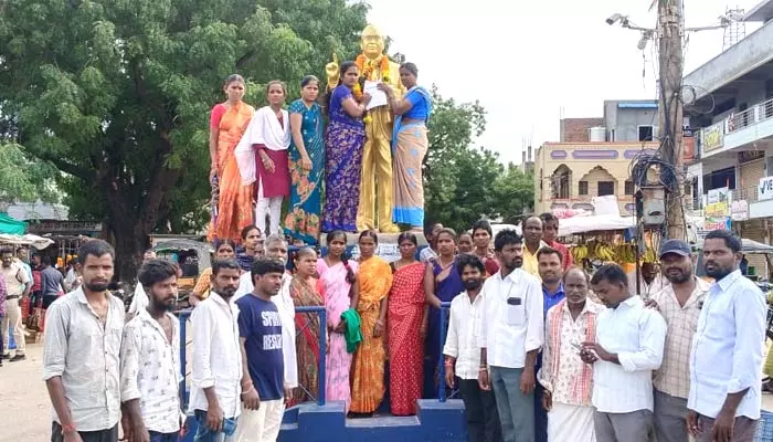 వినాయక నిమజ్జనంలో ఉద్రిక్తత