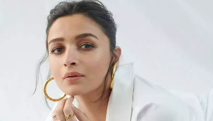 Alia Bhatt: ఇంటి పేరు మార్చుకున్న అలియా భట్.. కారణం అదేనా? (వీడియో)