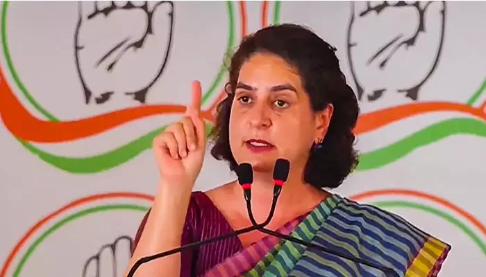 Priyanka Gandhi : అగ్నివీరులు నాలుగేళ్ల తర్వాత నిరుద్యోగులు కావాలా ?.. కేంద్రానికి ప్రియాంక ప్రశ్నాస్త్రాలు