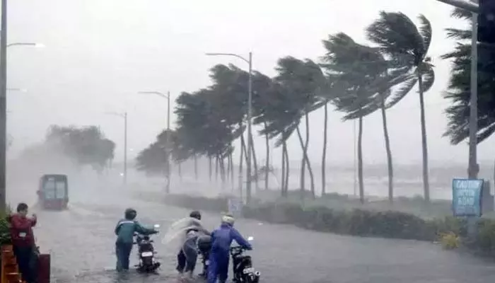 HEAVY RAINS: తెలుగు రాష్ట్రాల ప్రజలకు బిగ్ అలర్ట్.. రాబోయే 3 రోజుల పాటు భారీ వర్షాలు