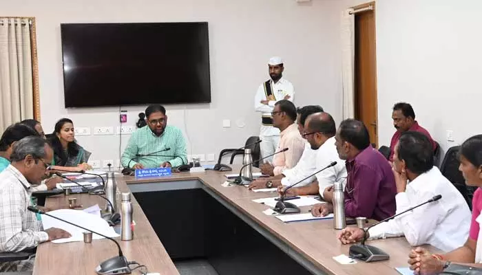 Peddapalli Collector : గ్రామీణ ఓటరు జాబితా రూపకల్పనలో సహకరించాలి.