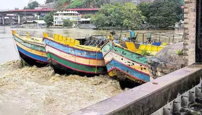 Prakasam Barrage:ప్రకాశం బ్యారేజీ వద్ద బోట్ల తొలగింపు ప్రక్రియ పూర్తి