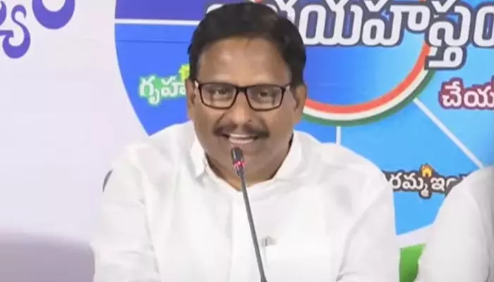 MLA Yennam: బీఆర్ఎస్ పార్టీ నాలుగు ముక్కలుగా విడిపోయింది: ఎమ్మెల్యే యెన్నం ఘాటు వ్యాఖ్యలు