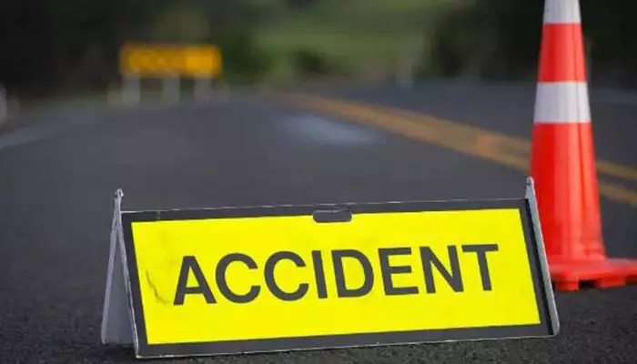 Road Accident: గుజరాత్‌లో ఘోర రోడ్డు ప్రమాదం.. ఖమ్మం యువకుడి దుర్మరణం