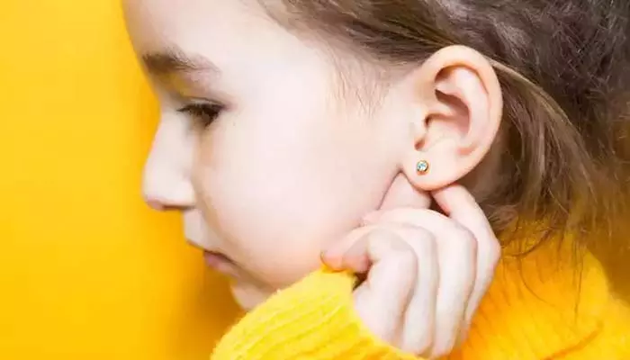 Ear Piercing: చిన్నపిల్లలకి ఏ ఏజ్‌లో చెవులు కుట్టించాలి..  ఏ రోజు, తేదీ శుభప్రదమైనవి!