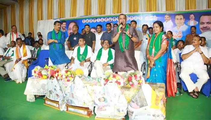 Minister Komatireddy : బీఆర్ఎస్ హయాంలో అన్నీ స్కాములే