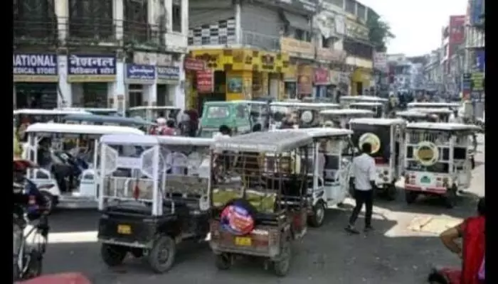 E rickshaws : ఆ నగరంలోకి ఈ-రిక్షాలకు నో ఎంట్రీ