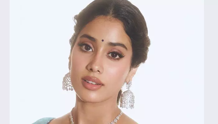 Janhvi Kapoor : త్వరలో మిమ్మల్ని కలుస్తాను