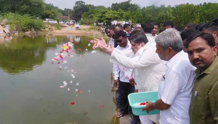 శనిగరం ప్రాజెక్టును సందర్శించిన మంత్రి..