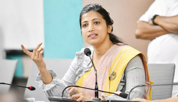 GHMC కమిషనర్ ఆమ్రపాలి కీలక ఆదేశాలు