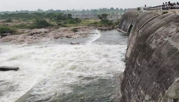 ఉప్పొంగిన సరళమ్మ ..మళ్ళీ తెరుచుకున్న ఆటోమేటిక్ సైఫన్లు