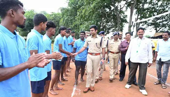 యువత డ్రగ్స్‌కు దూరంగా ఉండాలి : ఎస్పీ శబరీష్