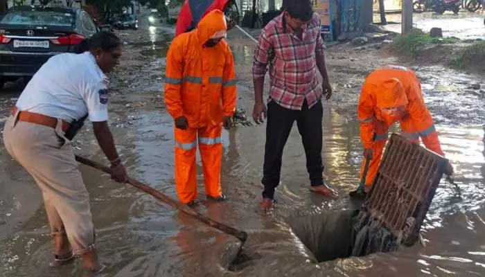 ఉప్పల్ ట్రాఫిక్ సీఐ సేవకు సెల్యూట్..