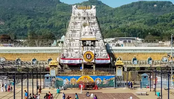 Tirumala Samacharam: తిరుమల వెళ్లే భక్తులకు భారీ గుడ్ న్యూస్.. నిరీక్షణ లేకుండా శ్రీవారి దర్శనం