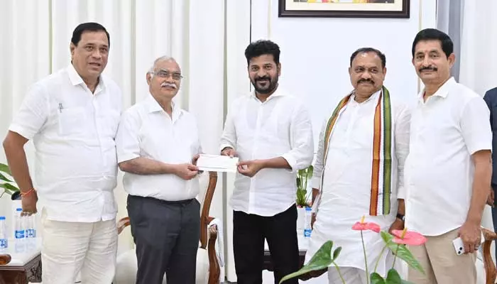 ముఖ్యమంత్రి సహాయనిధికి ఒక కోటి రూపాయల విరాళం అందించిన కిమ్స్ హాస్పిటల్స్ మేనేజింగ్ డైరెక్టర్