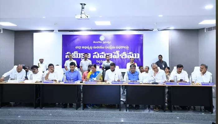 ఎస్సీ, ఎస్టీ కమిషన్ చైర్మన్ కు అవమానం..